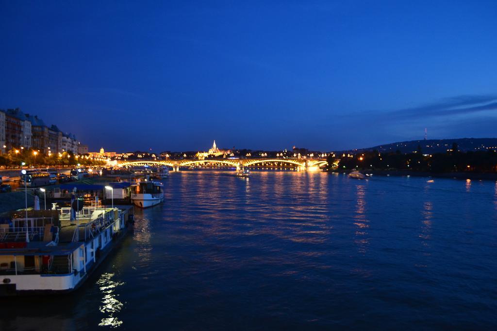 Fortuna Boat Hotel Будапеща Екстериор снимка